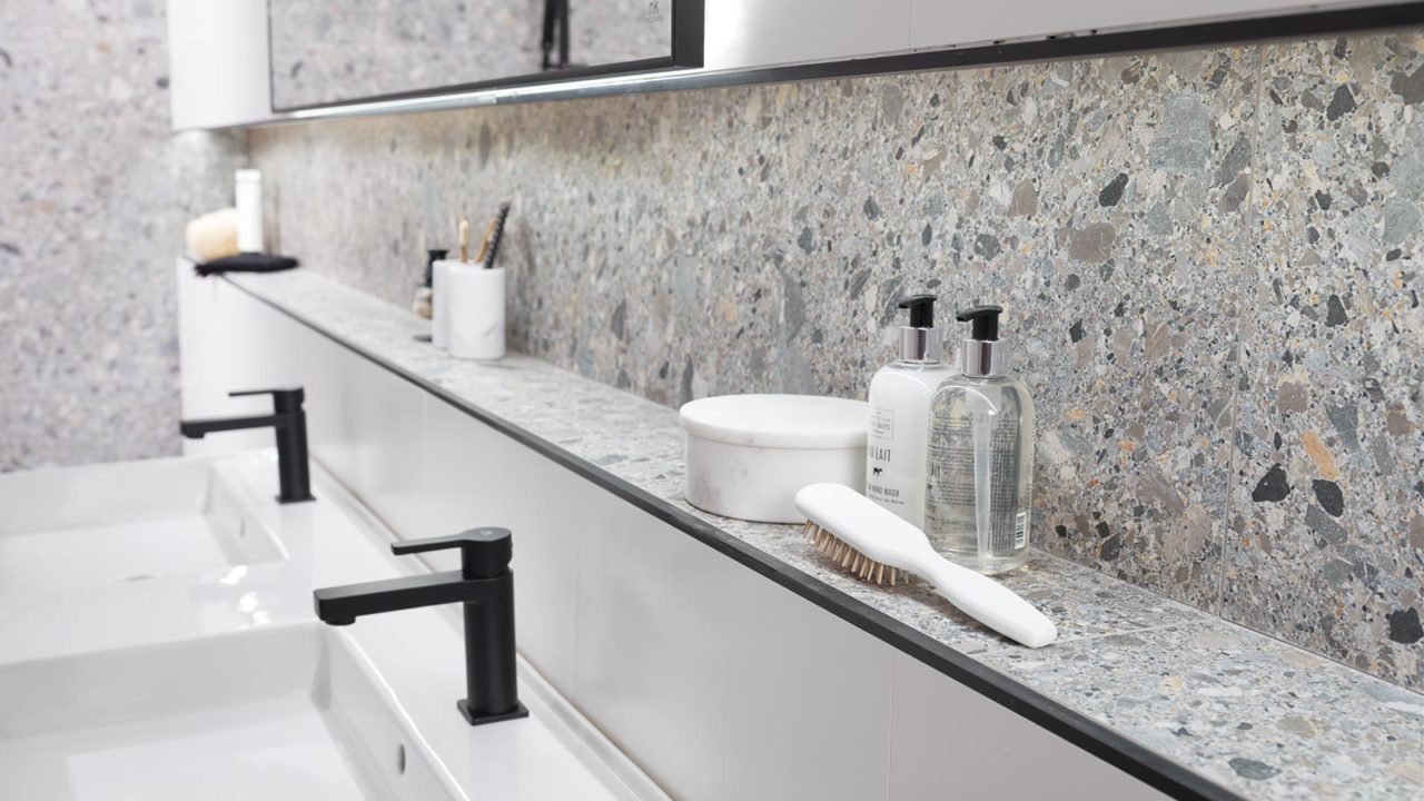 porcelanosa-ceppo-acero-renaissance-bathrooms
